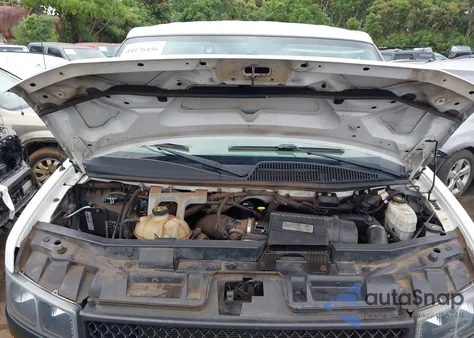 2018 Chevrolet Express 2500 Work Van z USA, uszkodzony, nr VIN 1GCWGAF1XJ1339940